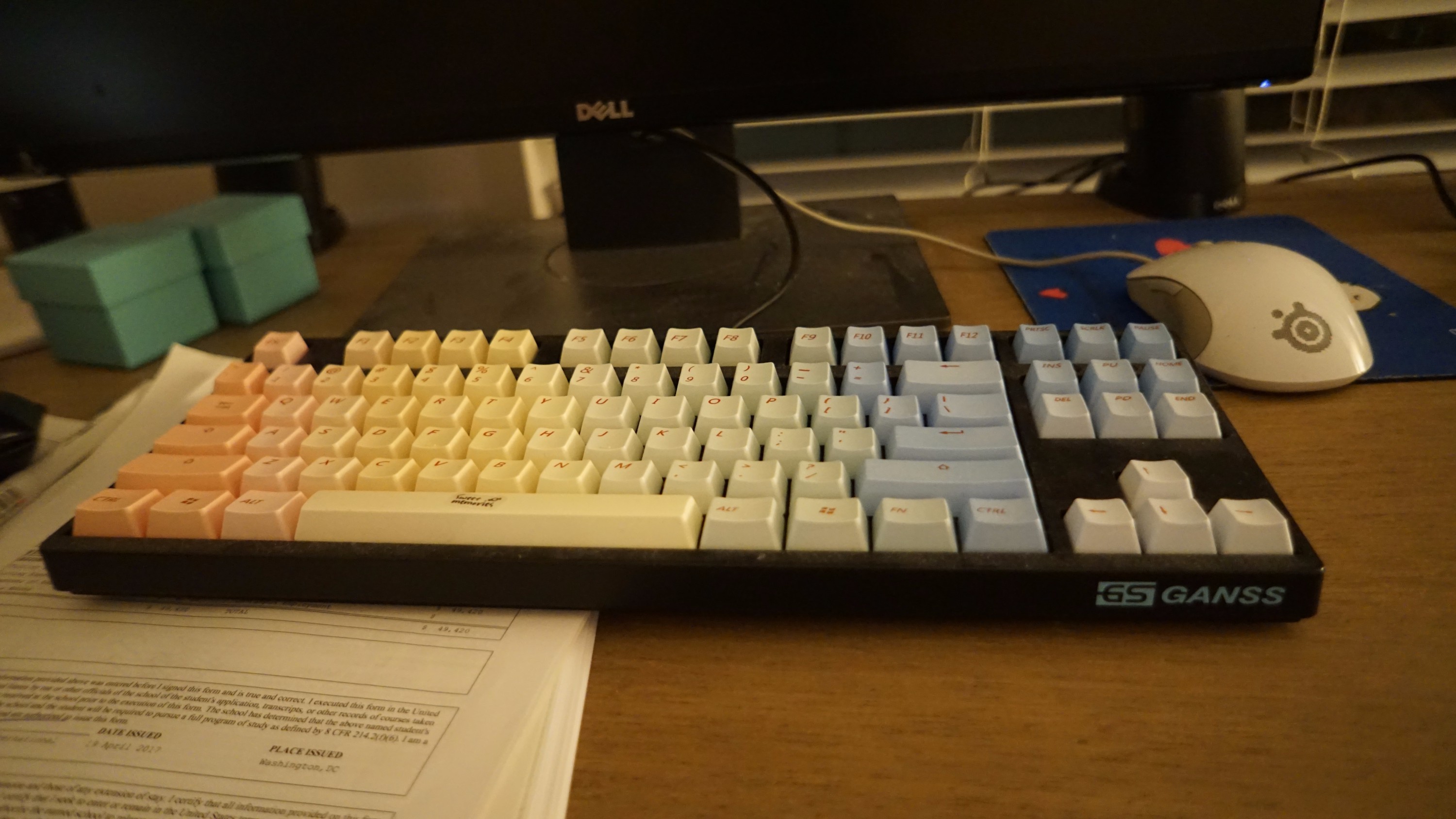 ��˹��е���̣���ñ�Ǻ�ɫ��