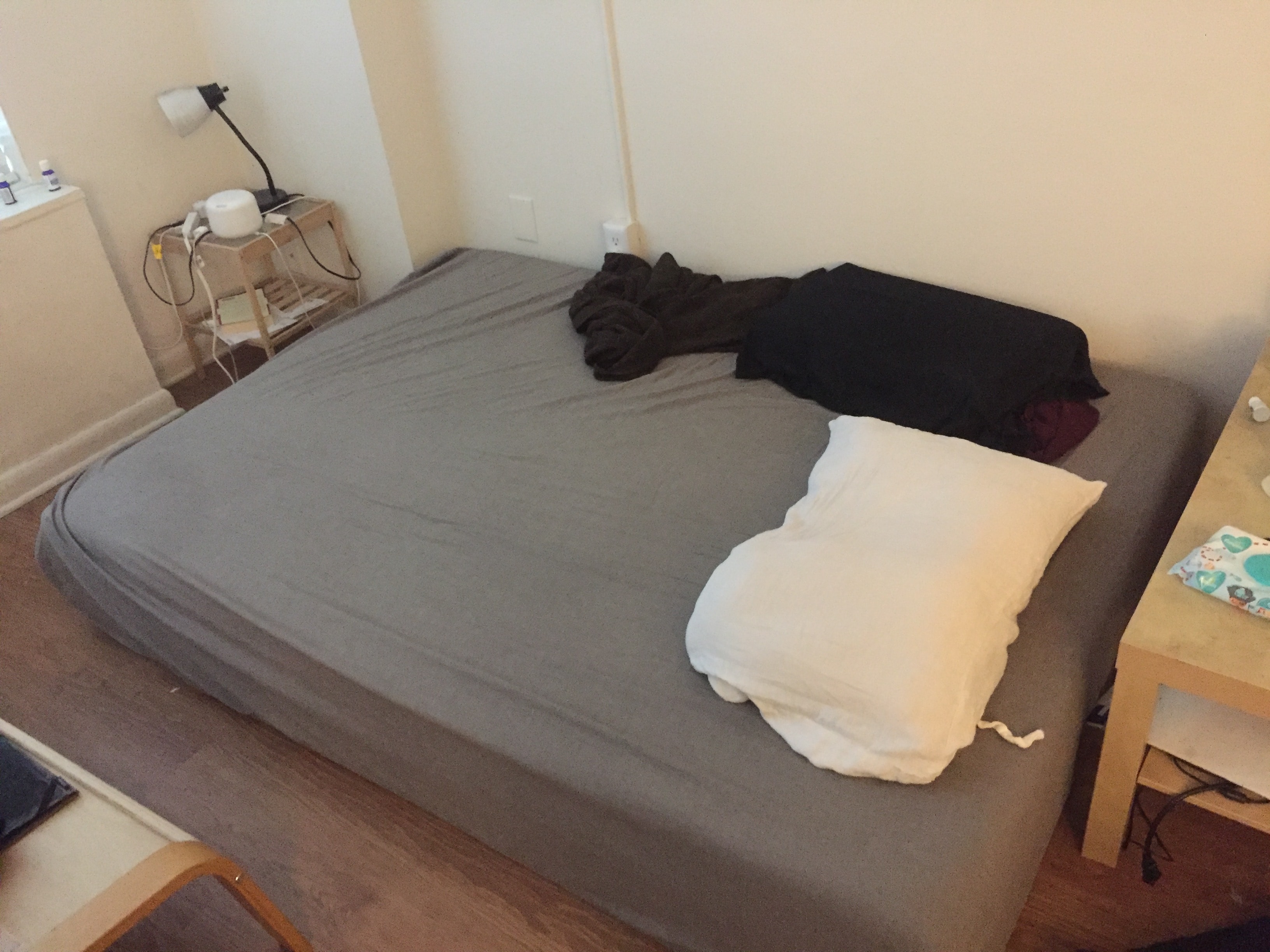 Zinus 12�� Queen Size ���� $ 150