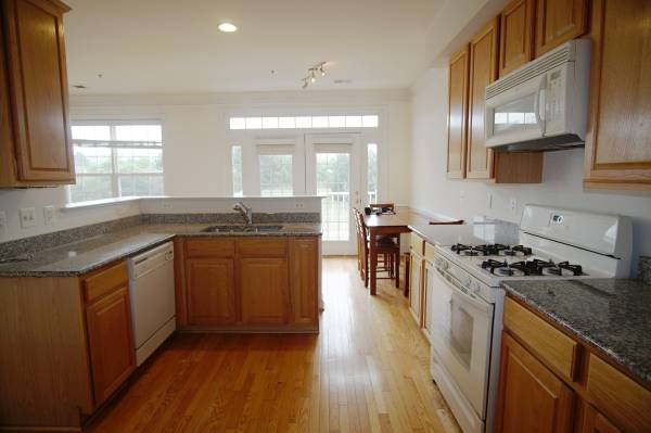 kitchen2.jpg