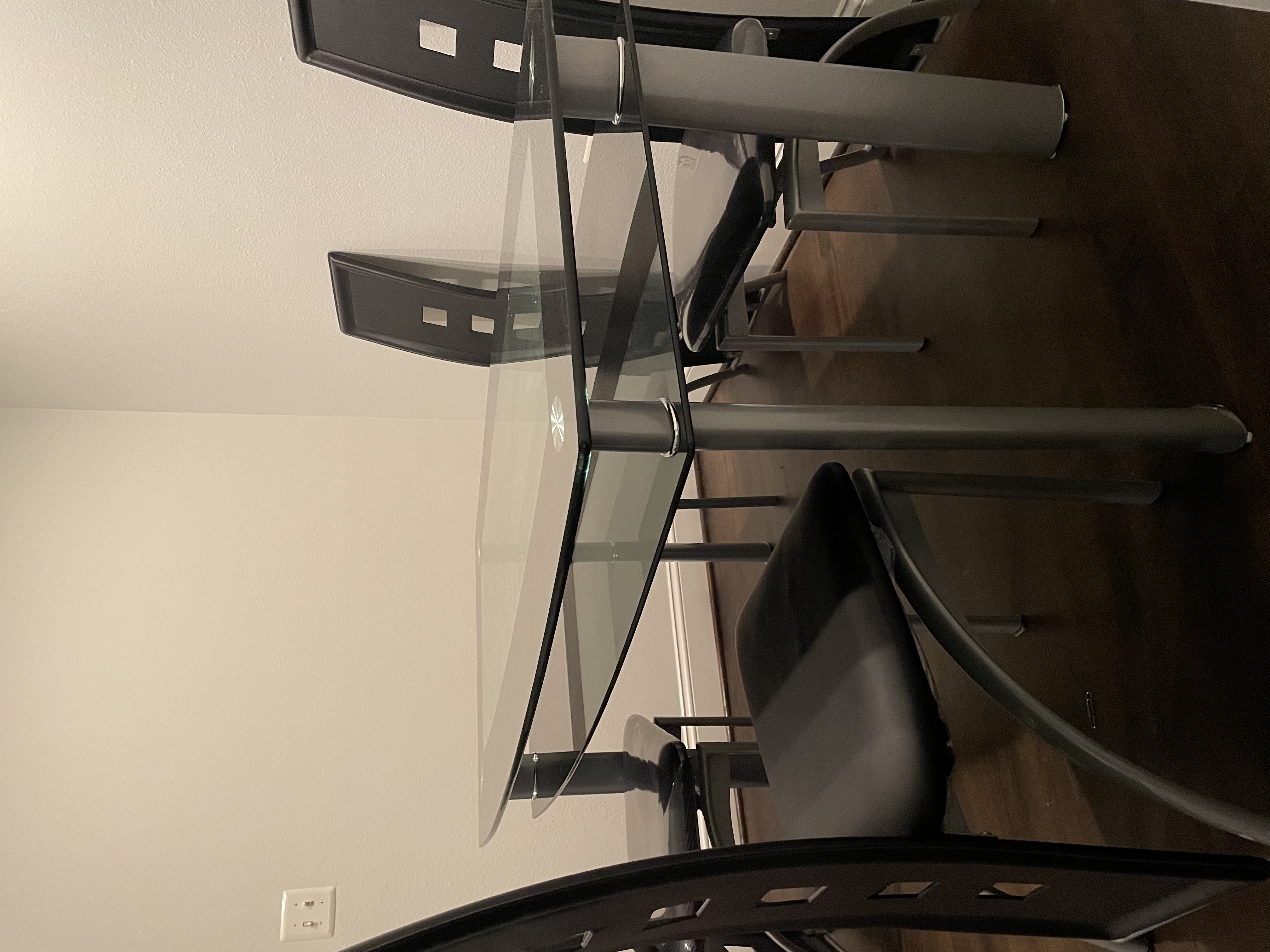 tablechair2.jpg