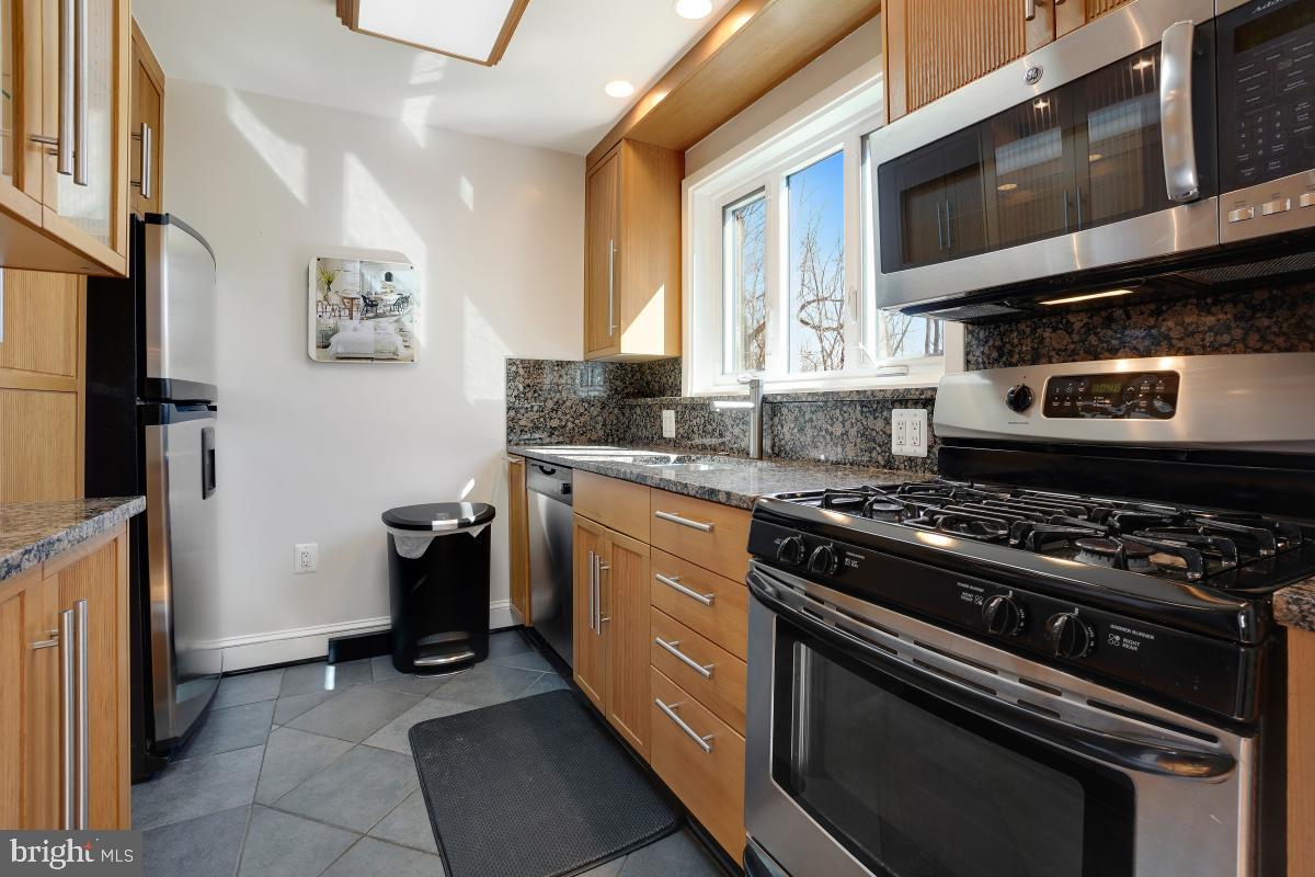 kitchen 1.jpg