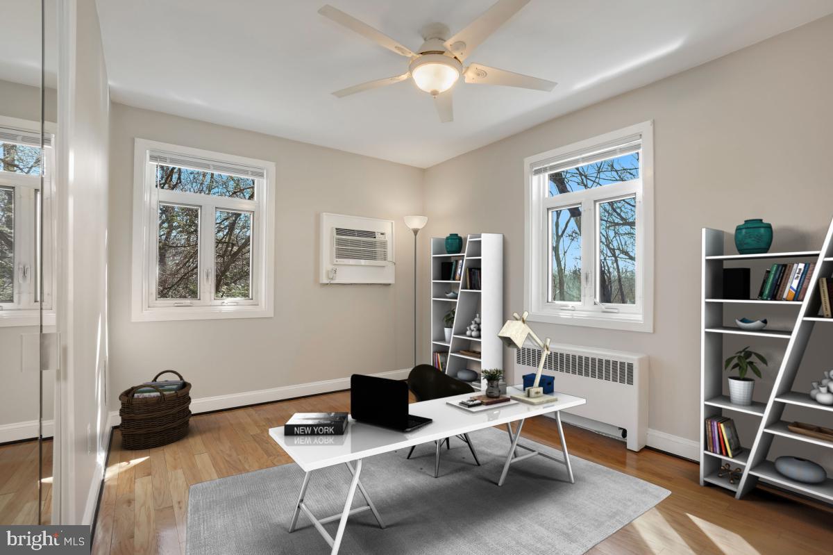 guest bedroom 1.jpg